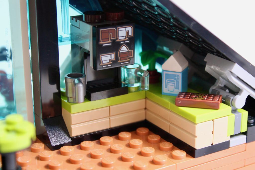 LEGO City 60366 Ski and Climbing Center review 6 1024x683