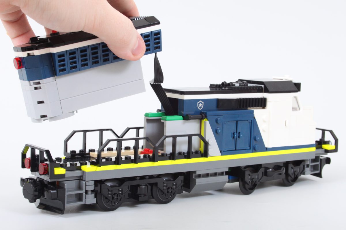 lego city 60508 police train heist review featured 42 1200x800