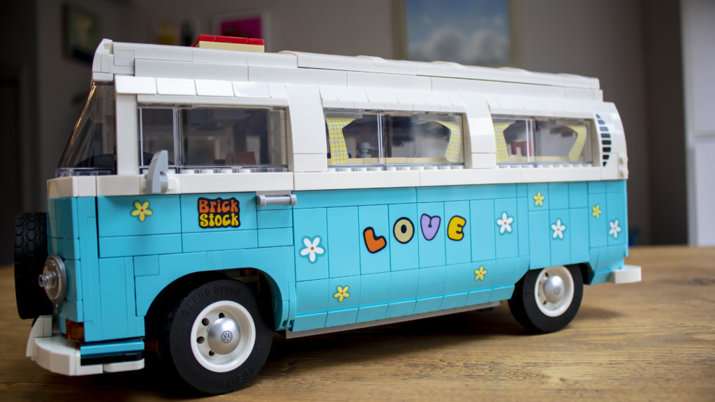 LEGO 10279 Volkswagen T2 Camper Van 40