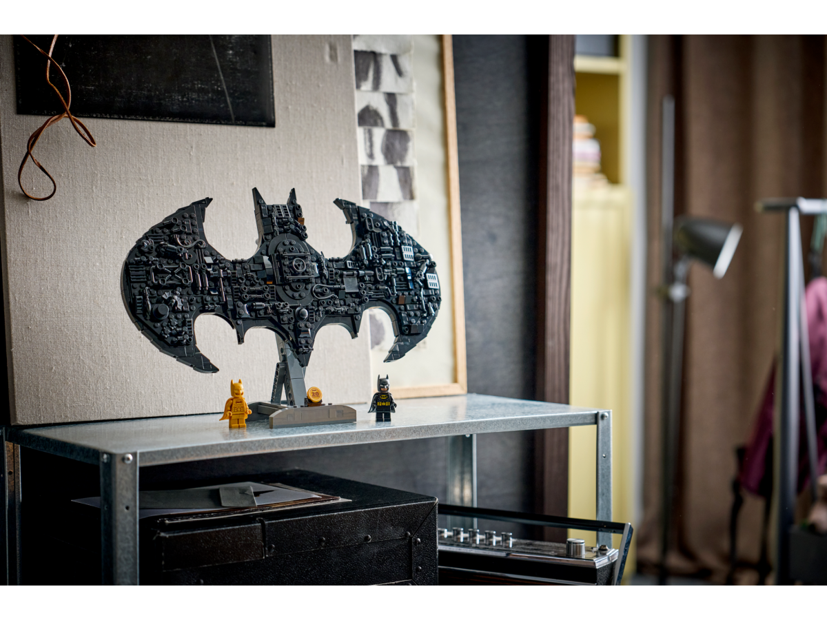 LEGO DC 76330 Batman Logo 6 1200x900