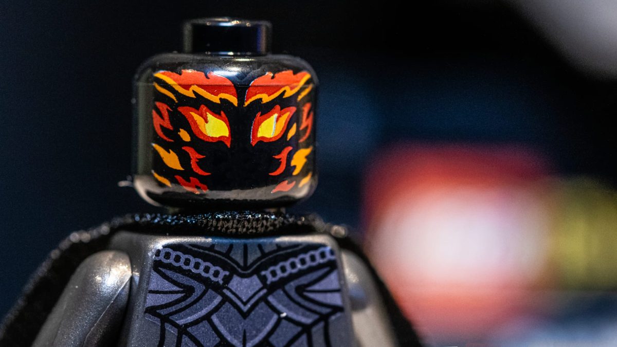 LEGO Icons 11373 The Lord of the Rings Saurons Helmet review minifigure head 2 1200x675