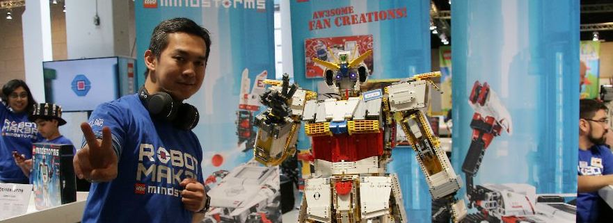 LEGO Mindstorms robot wows at LEGO World