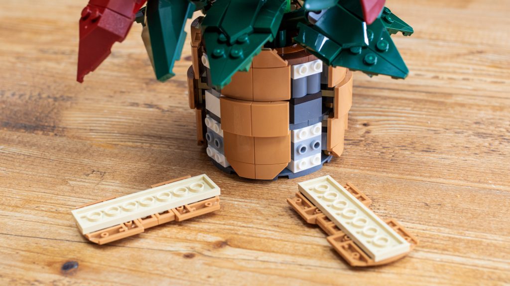LEGO icons 10370 Poinsettia 7 1024x576