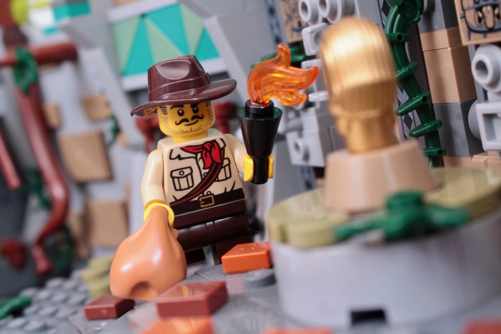 LEGO Indiana Jones 77015 Temple of the Golden Idol Johnny Thunder Adventurers 2 1024x683