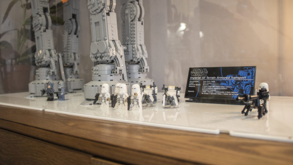 iDislayit LEGO Star Wars 75313 Ultimate Collectors Series AT AT 13 1024x576