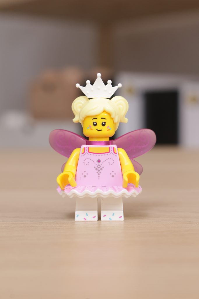 LEGO Minifigures 71034 Series 23 review 53 683x1024