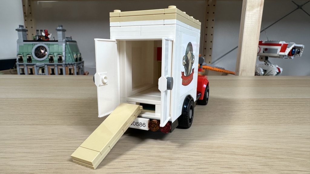 LEGO Icons 40586 Moving Truck gift with purchase review 13 1024x576