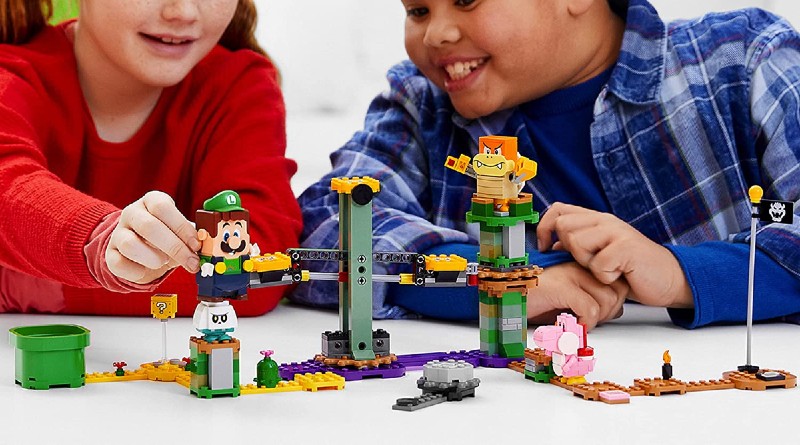 LEGO Super Mario Luigi Starter Course revealed