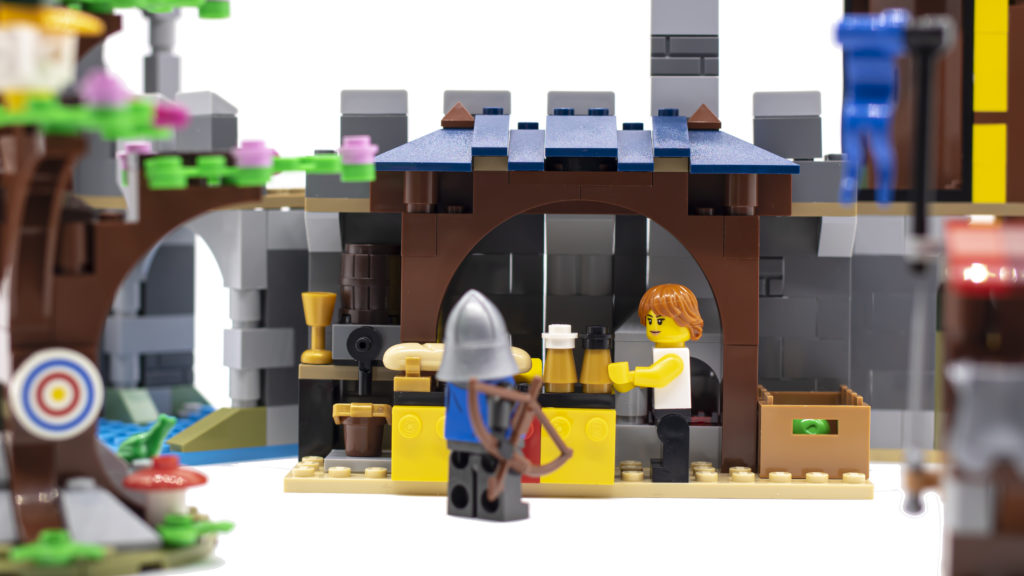 LEGO Creator 3 in 1 Medieval Castle 31120 28