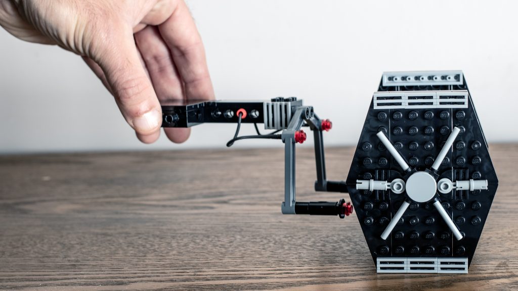 LEGO Star Wars 40771 TIE Fighter with Imperial Hanger Rack 10 1024x576