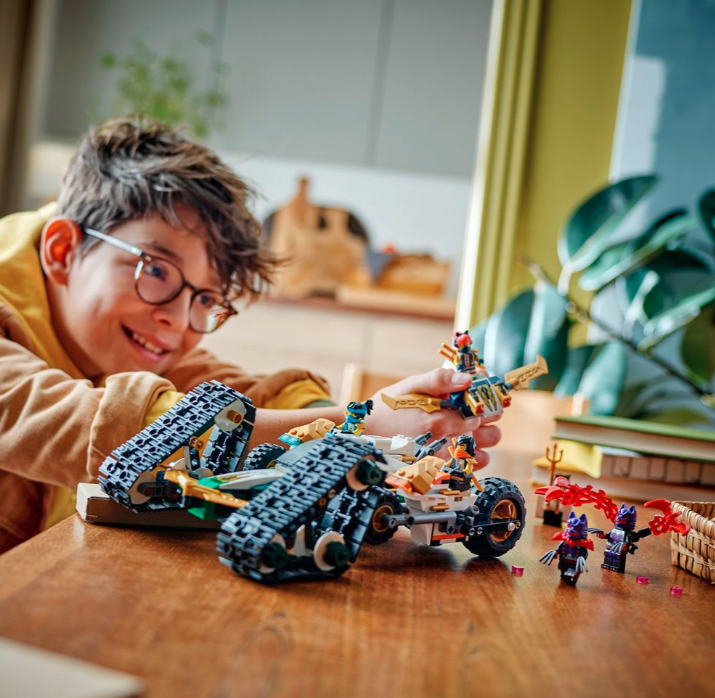 LEGO NINJAGO 71820 Ninja Team Combo Vehicle 10