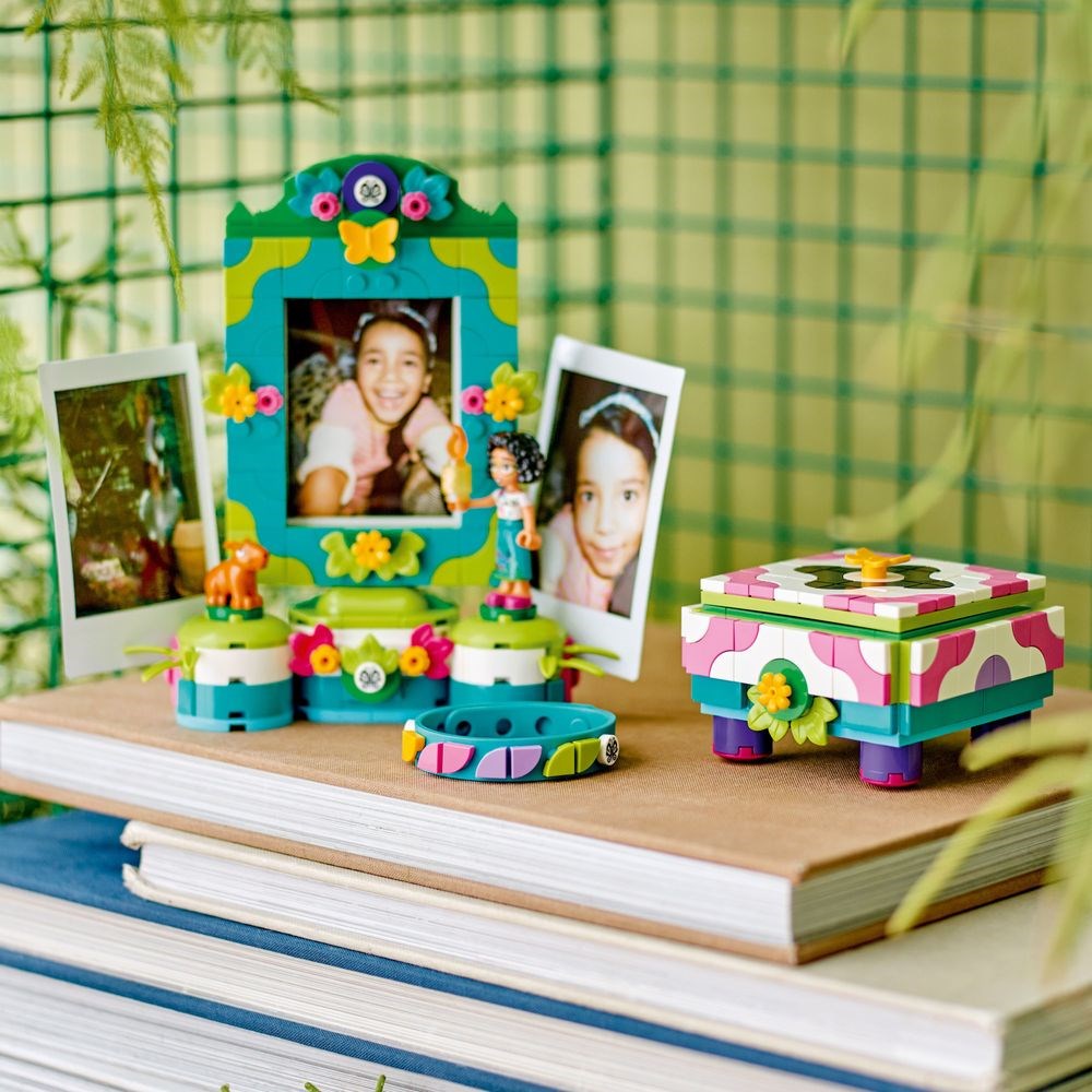LEGO Disney 43239 Mirabels Photo Frame and Jewelry Box 4