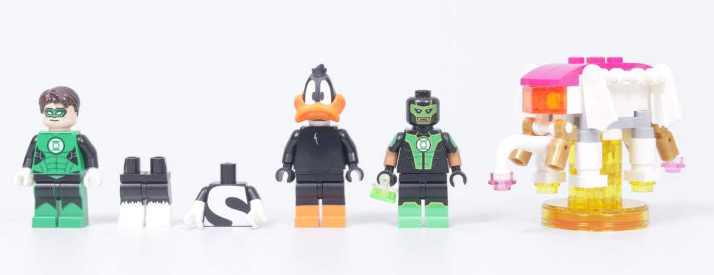 How to build your own LEGO Green Loontern minifigure Daffy Duck Green Lantern 14