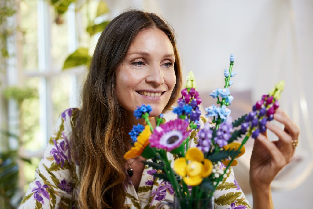 LEGO Botanical Collection 10313 Wildflower Bouquet 13 1024x683