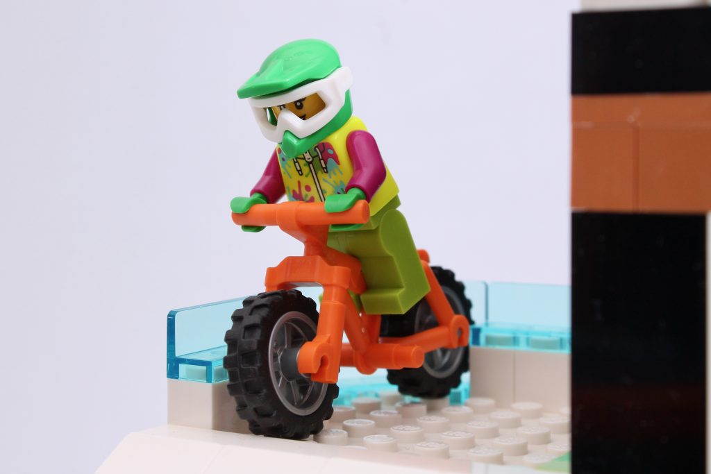 LEGO City 60366 Ski and Climbing Center review 25 1024x683