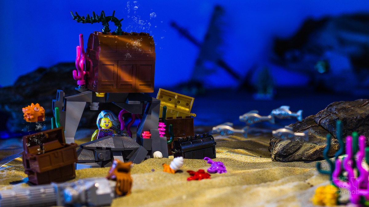 Brick Pic of the Day: Underwater Kiosk