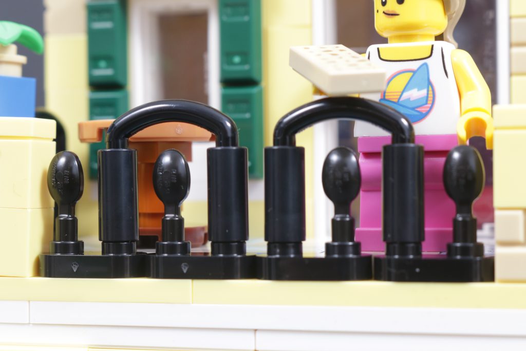 LEGO Ideas 21359 Italian Riviera review 83 1024x683
