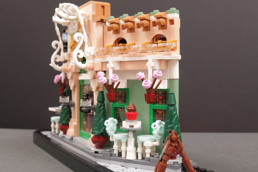 LEGO Icons 10362 French Cafe review 22 1024x683