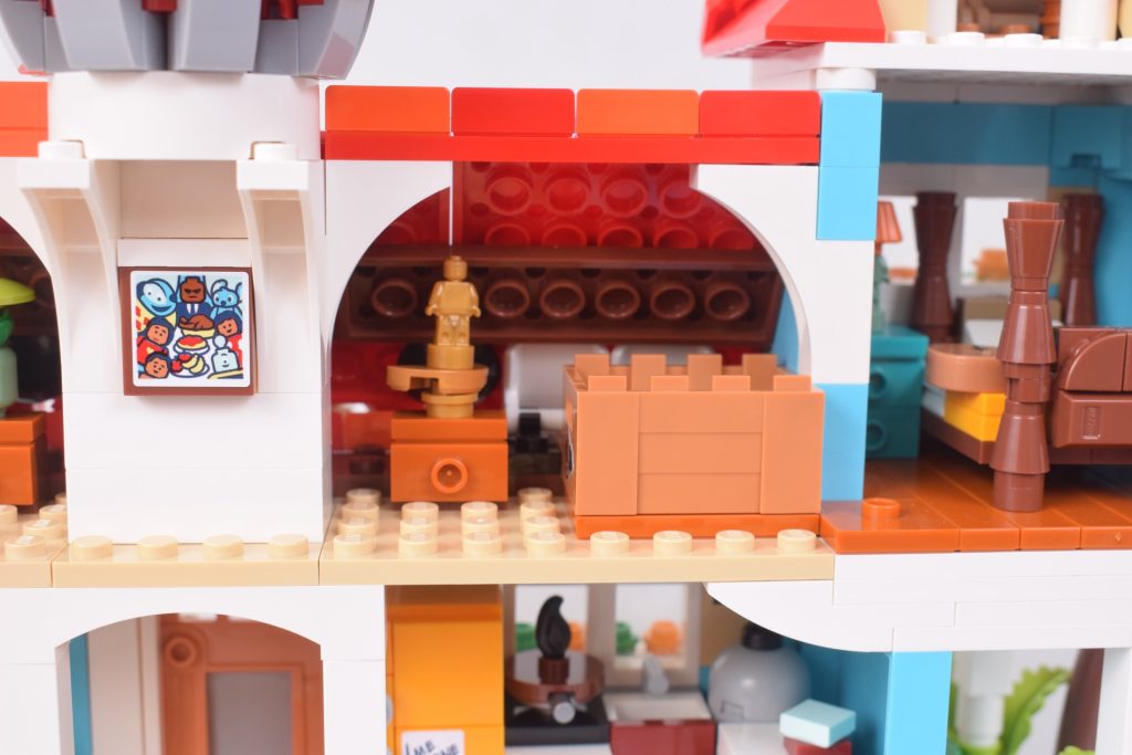 LEGO Disney 43268 Lilo and Stitch Beach House review 11 1024x683