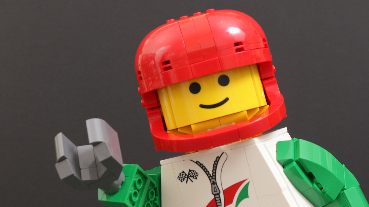 LEGO Minifigures 40819 Up-Scaled Racing Driver Minifigure review