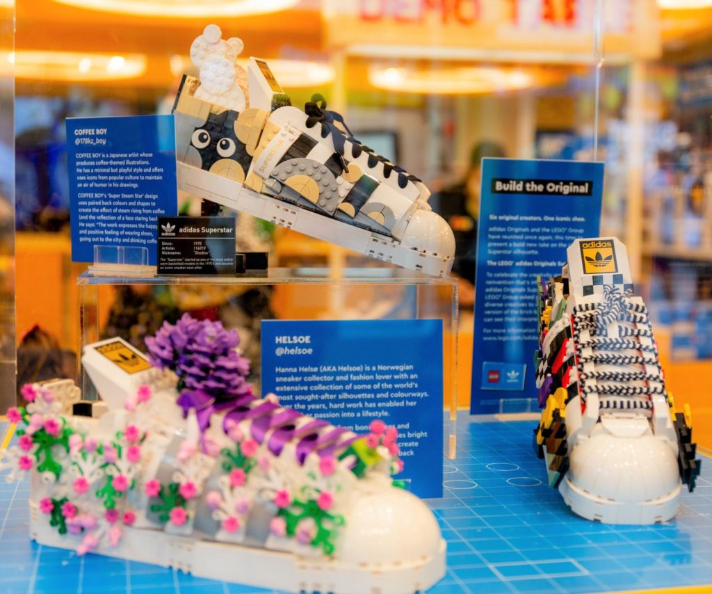 LEGO 10282 Adidas Originals Superstar custom dispplay 1