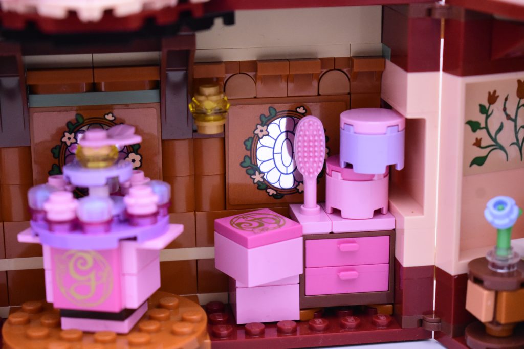 LEGO Wicked 75683 Glinda Elphabas Dormitory review 15 1 1024x683