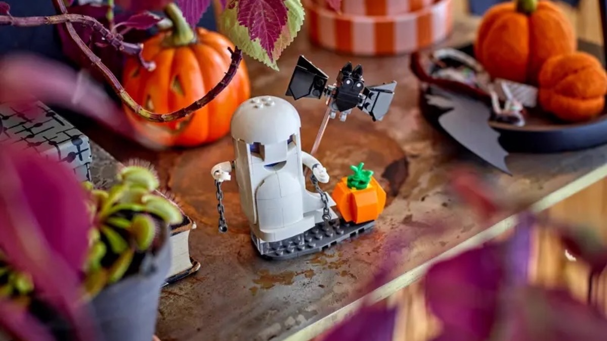 LEGO Creator GWP 40772 Celebration Series: Luminous Ghost revealed