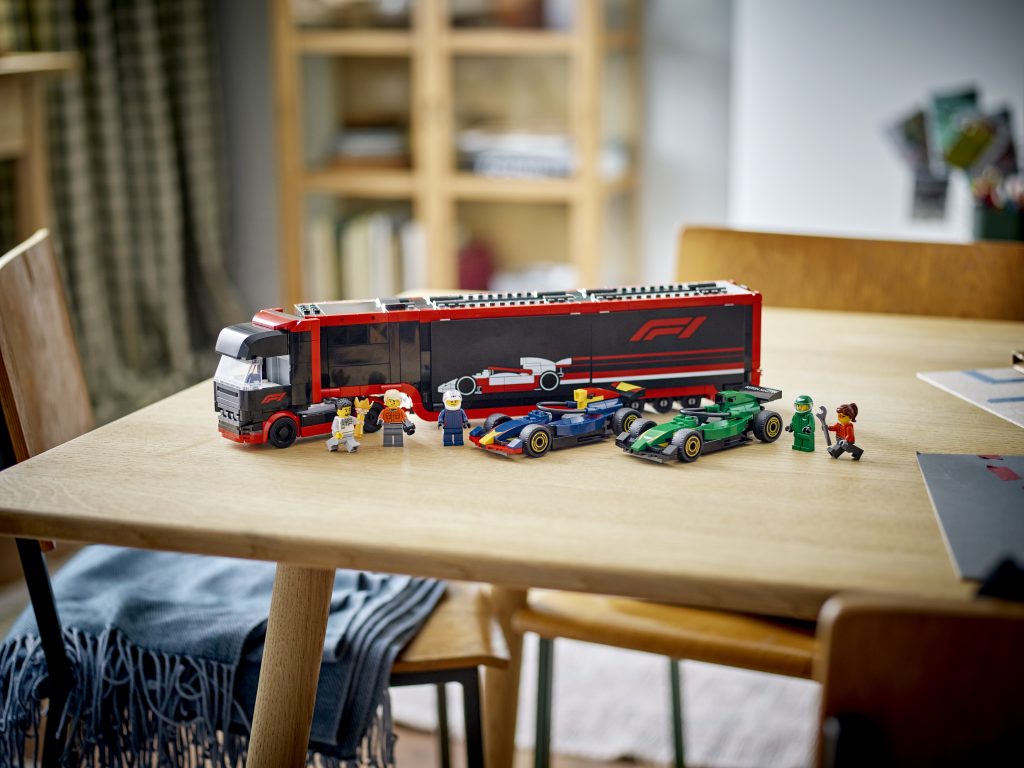 LEGO City 60445 F1 Truck with RB20 AMR24 F1 Cars 1 1024x768