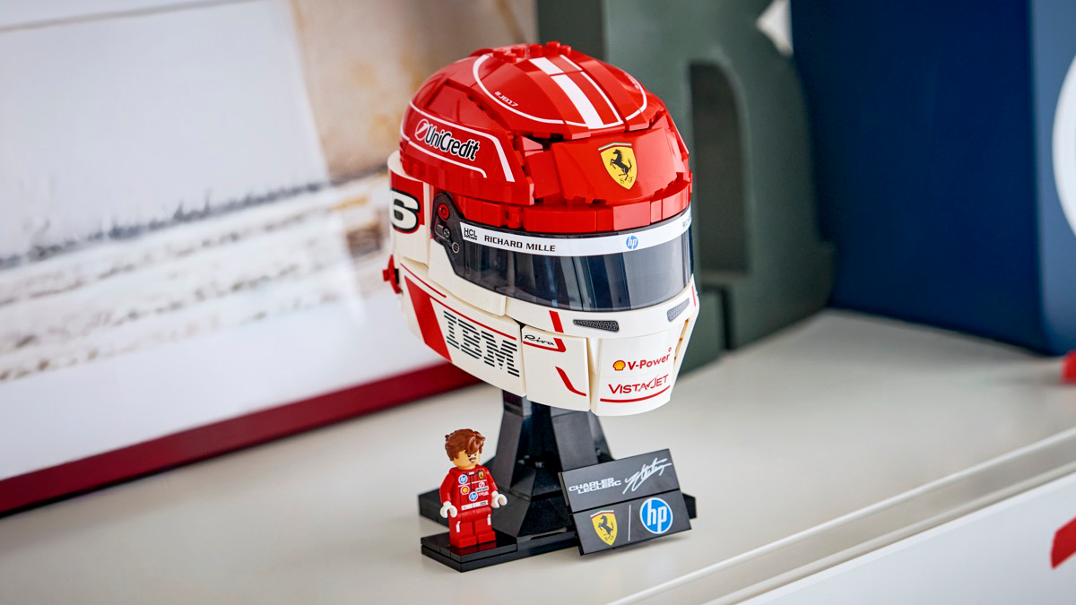 Comparing the LEGO Formula 1 Ferrari helmets to the originals