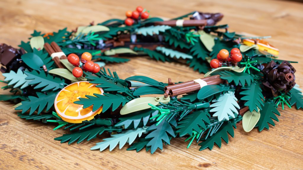 LEGO icons 10340 Wreath 13 1024x576