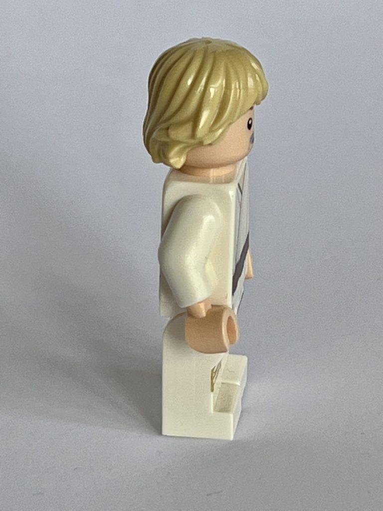30625 Luke Skywalker with Blue Milk 3 768x1024
