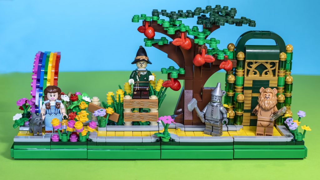 The LEGO Movie 2 Collectible Minifigures vignettes: The Wizard of Oz – Follow The Yellow Brick Road