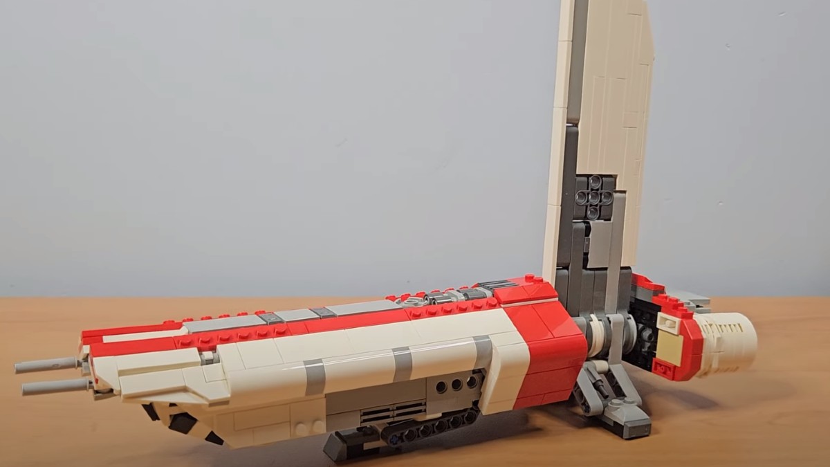 Rebuild LEGO 75335 BD-1 into the Mantis in time for Star Wars Jedi: Survivor