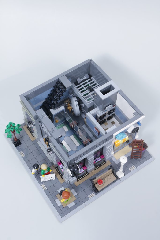 LEGO Icons 10350 Tudor Corner second review plus comparison with 10251 Brick Bank and 10270 Bookshop 16 683x1024