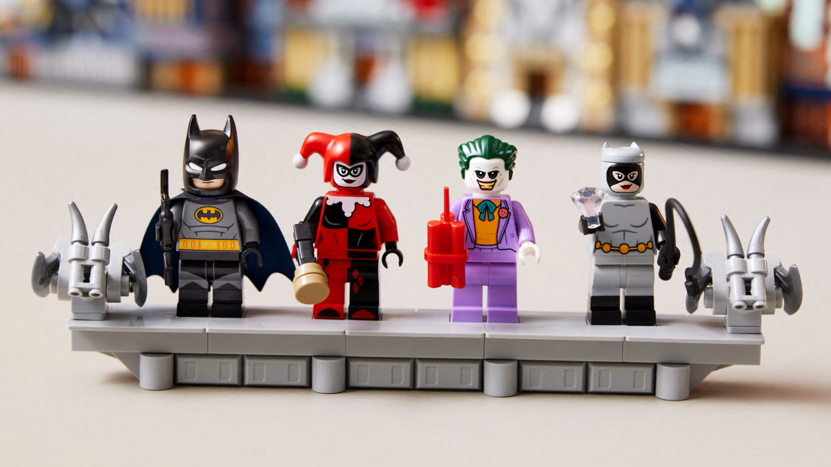 LEGO Batman 76271 Gotham City’s minifigures stay true to their source material
