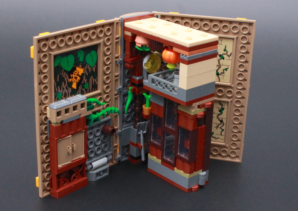 LEGO Harry Potter 76384 Hogwarts Moment Herbology Class review 11