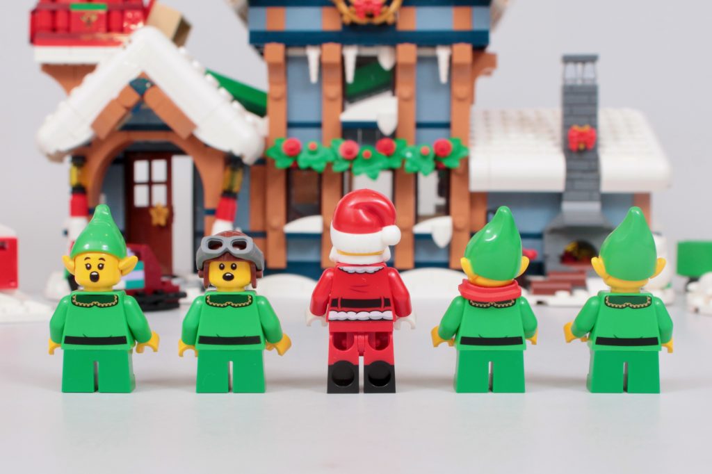 LEGO Winter Village 10339 Santas Post Office review 40 1024x682