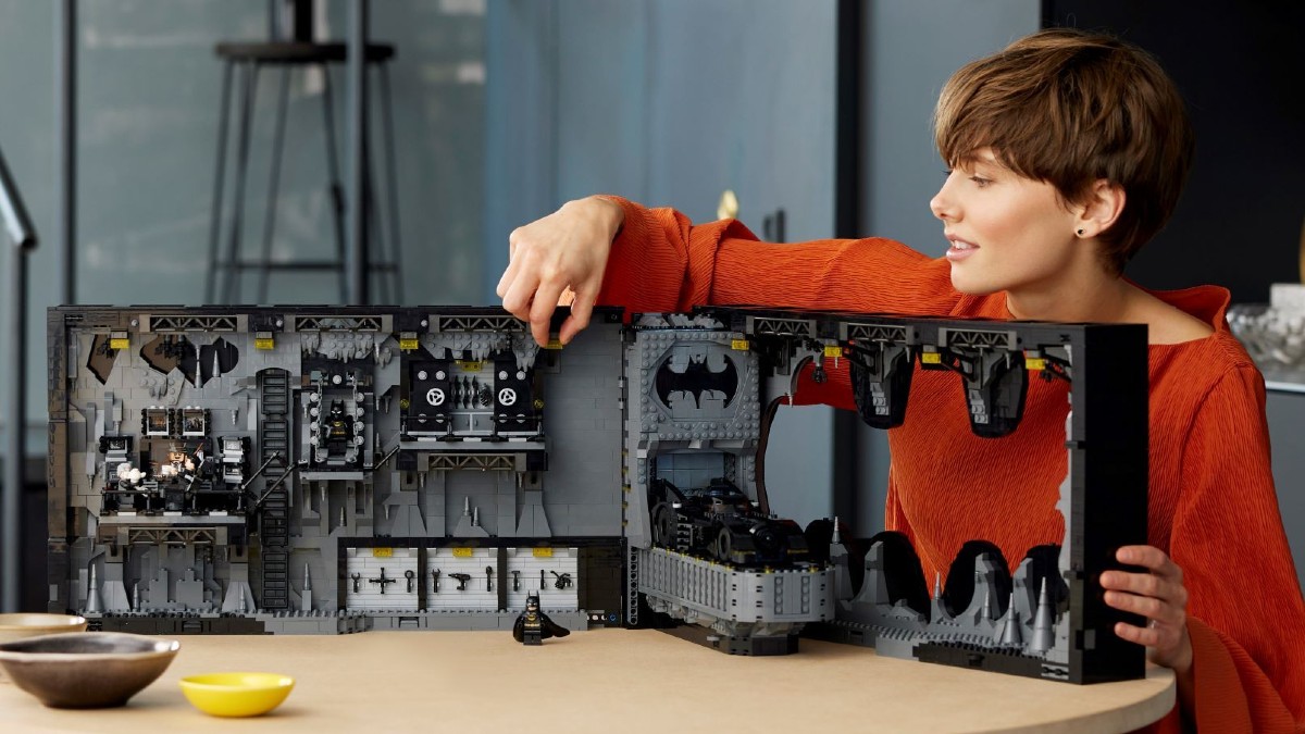 Five things we’ve spotted in LEGO Batman 76252 Batcave – Shadow Box