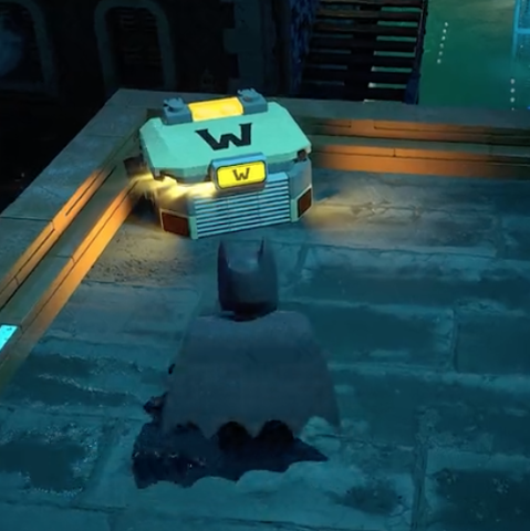 LEGO Batman Legacy of the Dark Knight Wayne Tech chest 1
