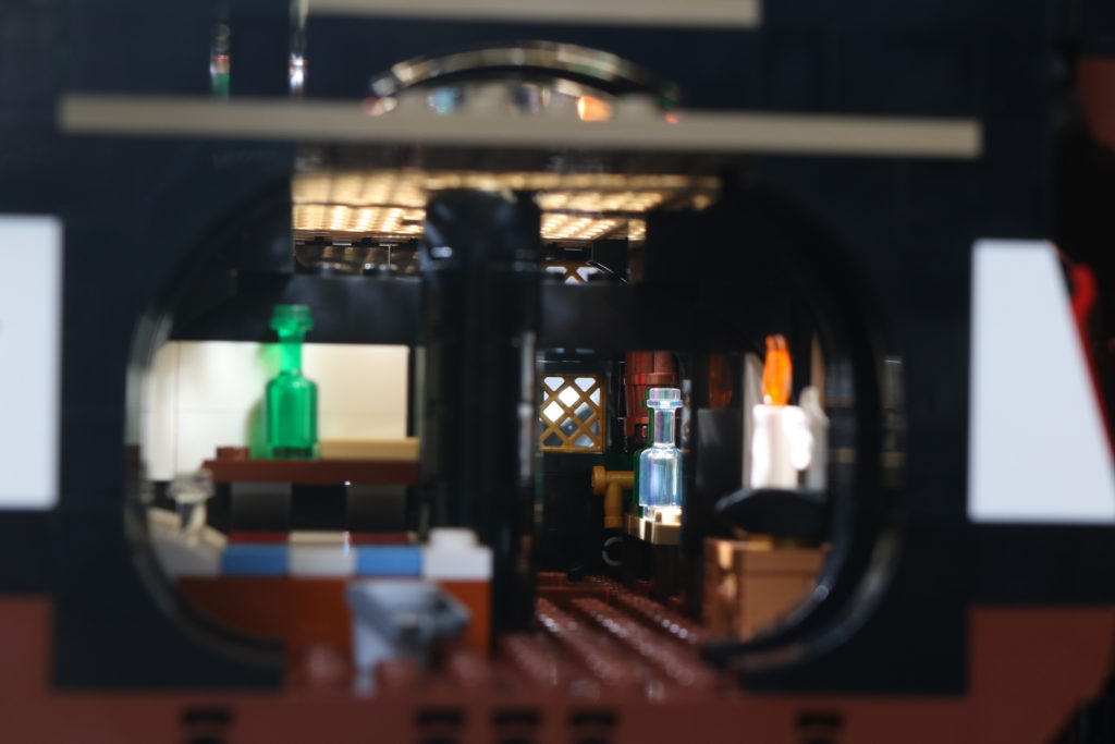 LEGO Ideas 21322 Pirates of Barracuda Bay review 37