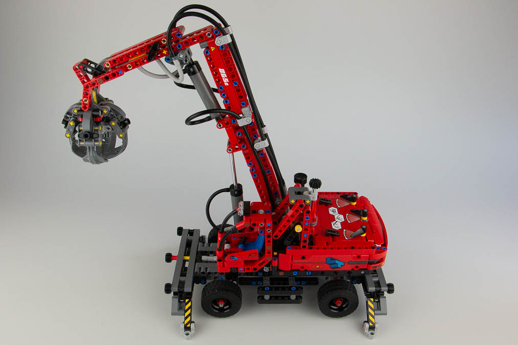 42144 Technic Material Handler 15