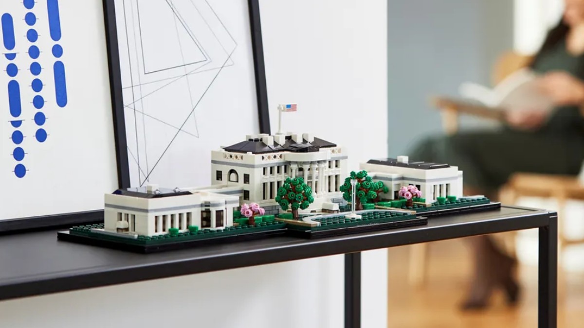 Incredible saving on LEGO Architecture 21054 The White House