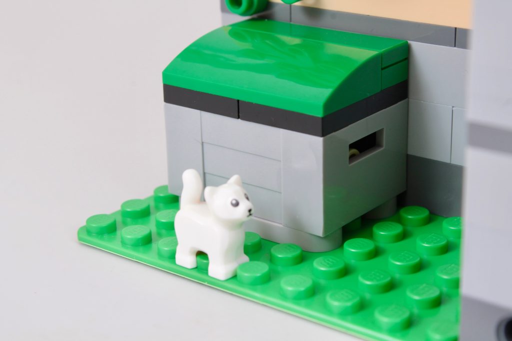 LEGO Icons 10350 Tudor Corner review 18 1024x683