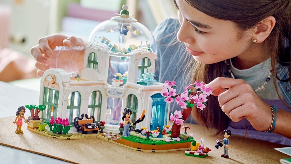 New LEGO Ideas botanical garden needs to keep one feature from LEGO Friends