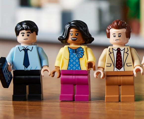 lego 21336 the office kelly