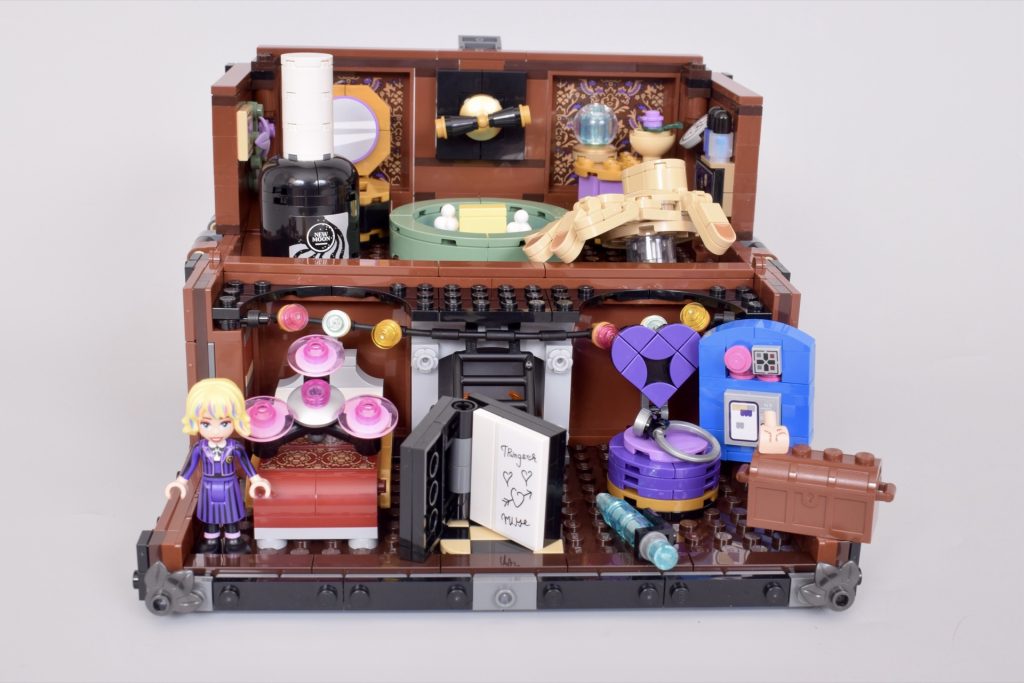 LEGO Wednesday Things Apartment review 15 1024x683