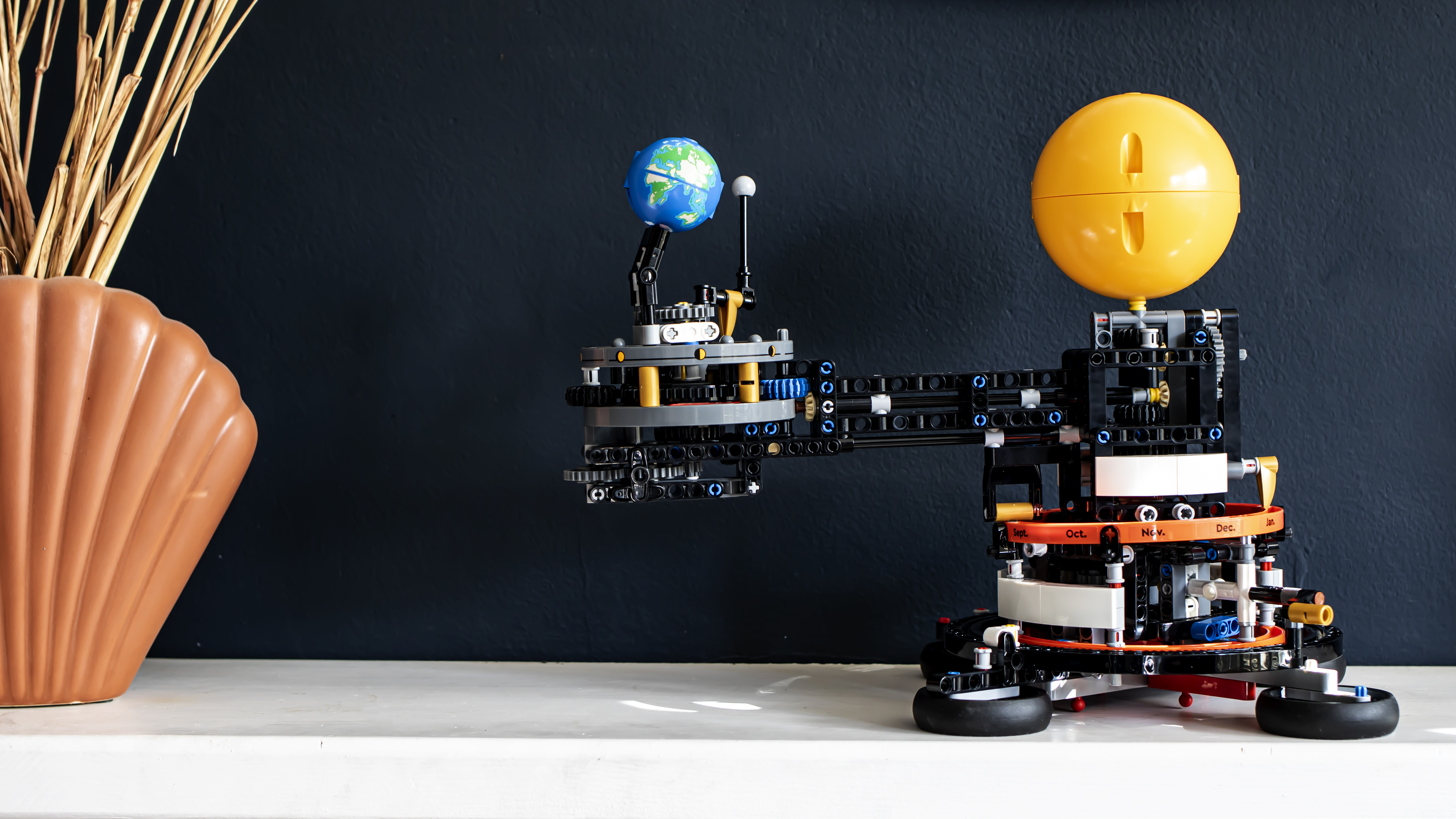 LEGO Technic 42179 Planet Earth and Moon in Orbit review 