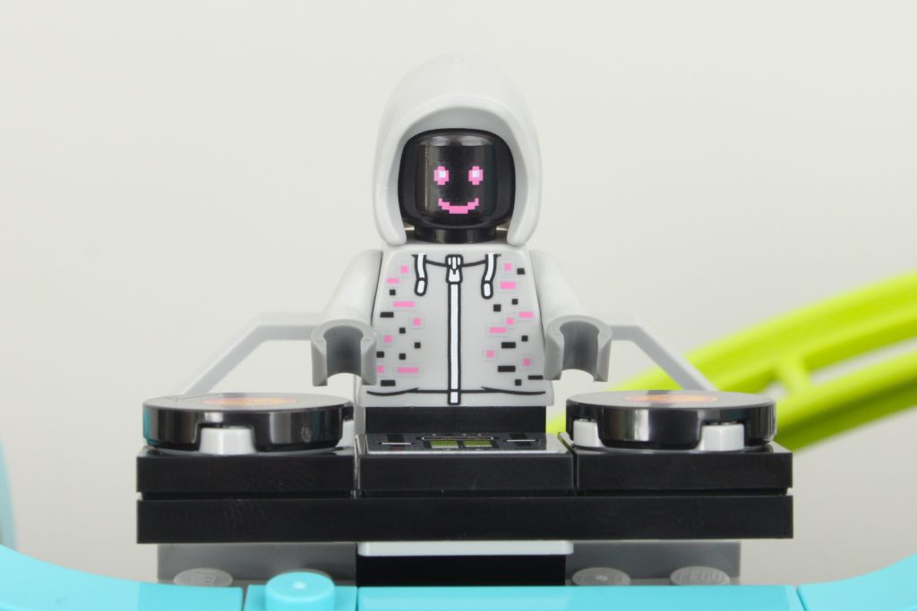 lego city 60421 Robot World Roller Coaster Park review 2 1024x683