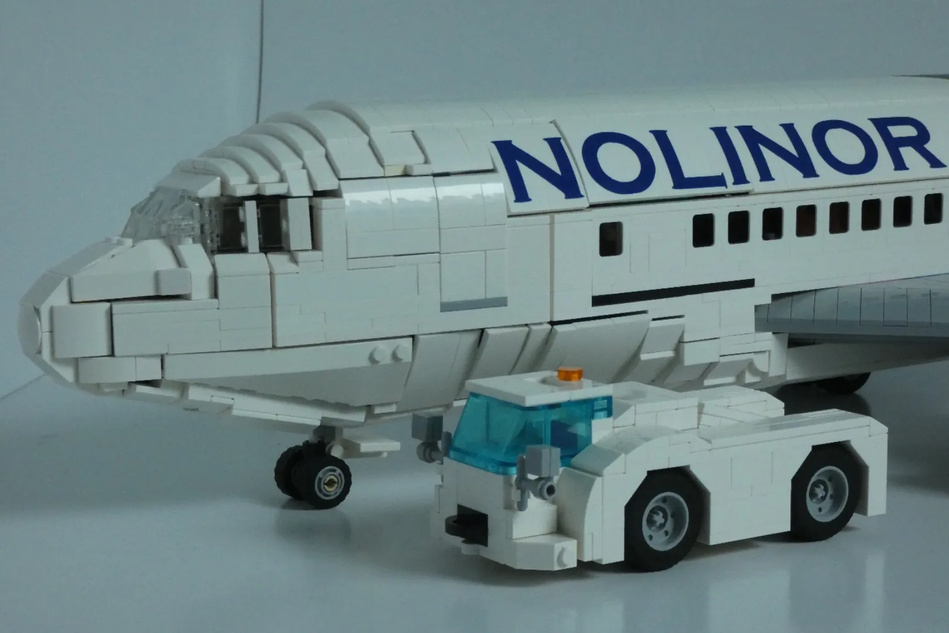 LEGO Ideas Nolinor Boeing 737 200 8