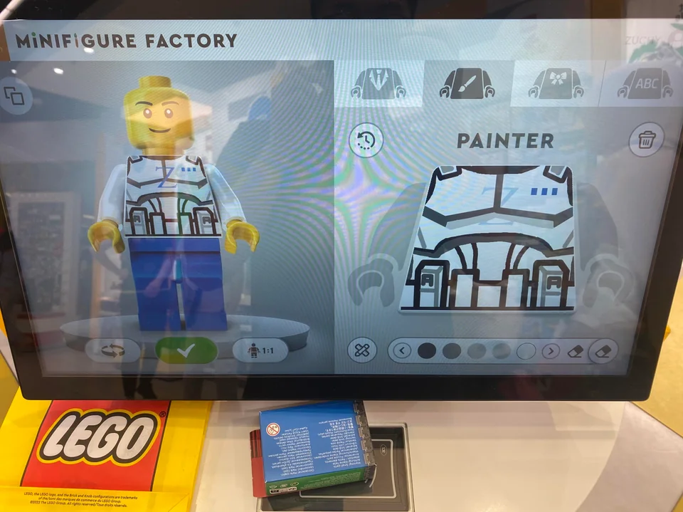 REDDIT LEGO Store Minifigure Factory 501st Clone Trooper 1